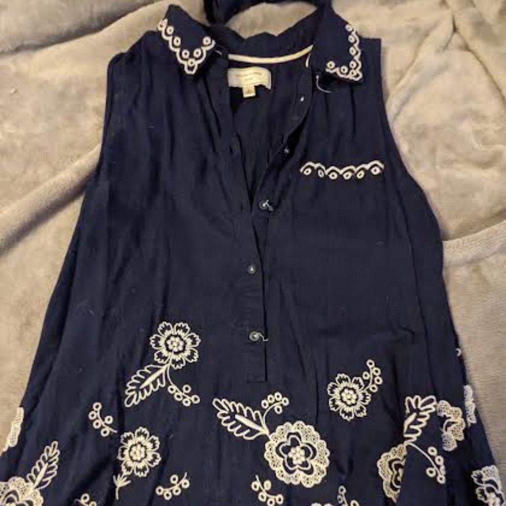 Cute dressy embroidered sleeveless shirt